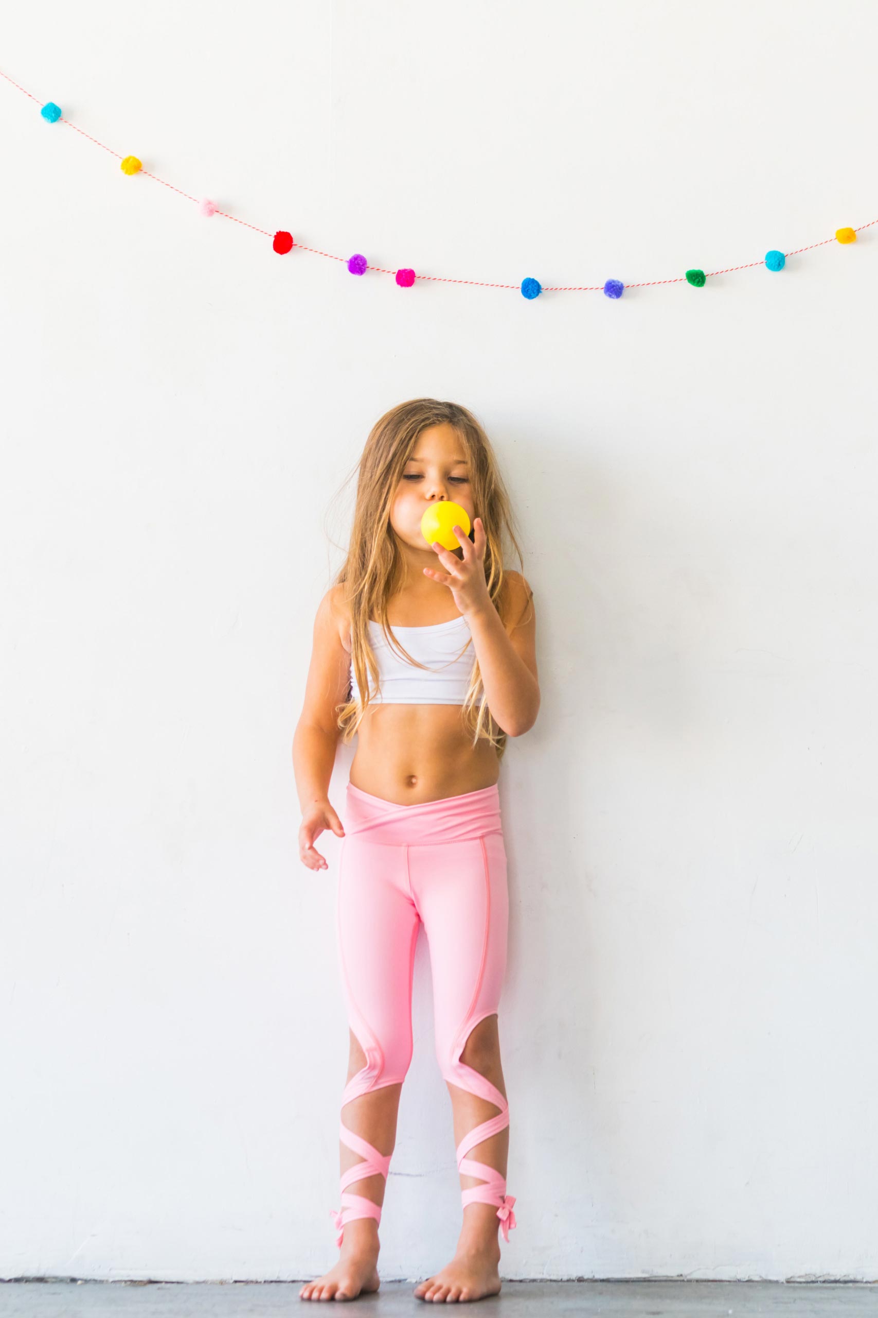 https://www.flexilexi-fitness.com/cdn/shop/products/Coral-Pink-Flexi-Dancer-Leggings-Kids-and-Minis-1.jpg?v=1557997564